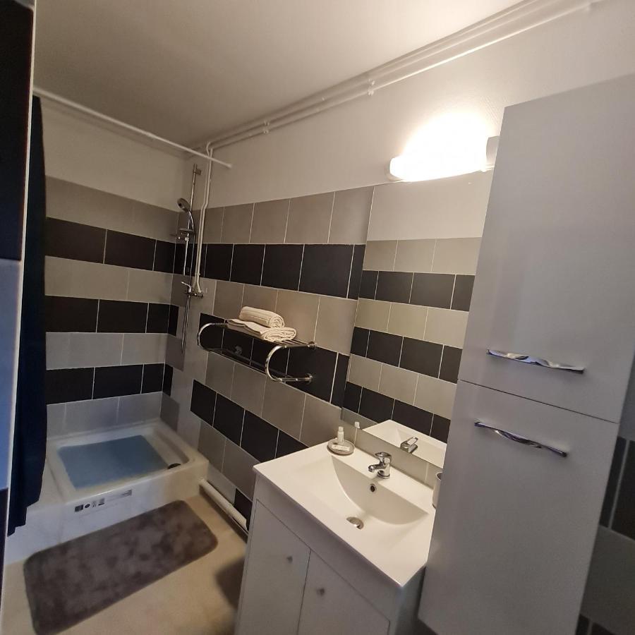 Le Commerce Pont-Sur-Yonne المظهر الخارجي الصورة